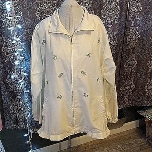Embroider ed flowers zip two pocket lightweight jacket